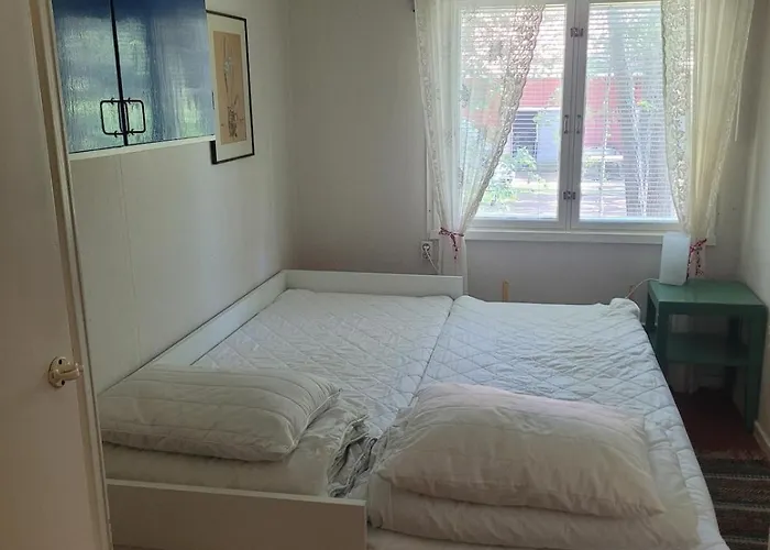 Marian Ilo, Talo Naantalissa *