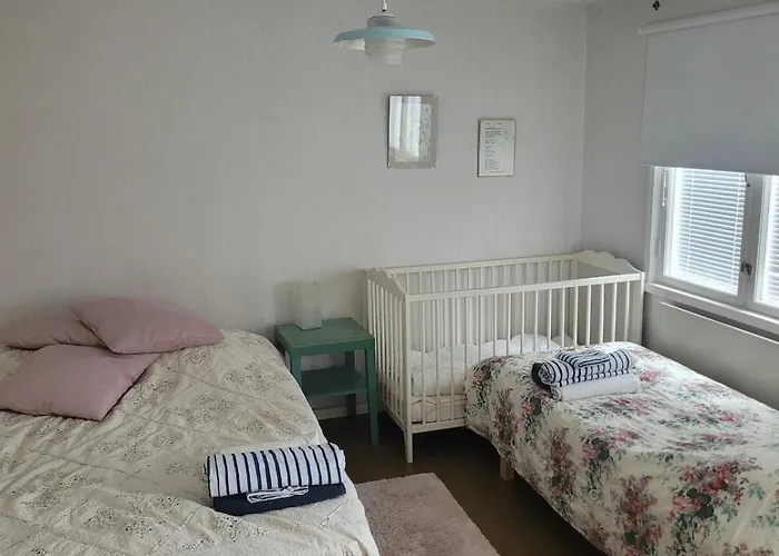 Marian Ilo, Talo Naantalissa *